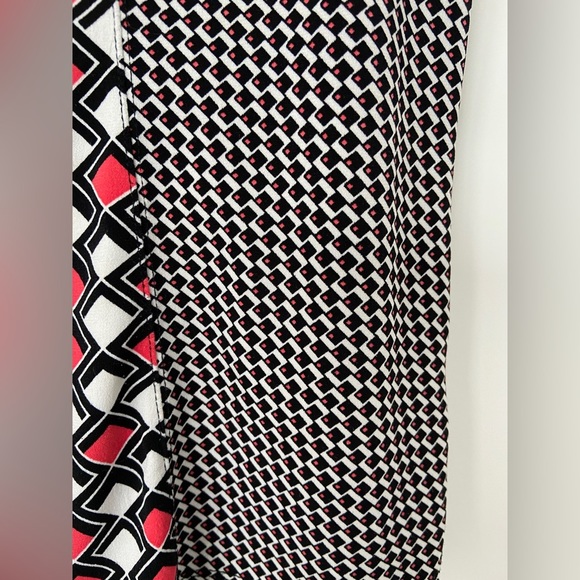WORTHINGTON BLACK/WHITE/CORAL GEOMETRIC PATTERN BLOCKED TOP, LARGE - Picture 5 of 9